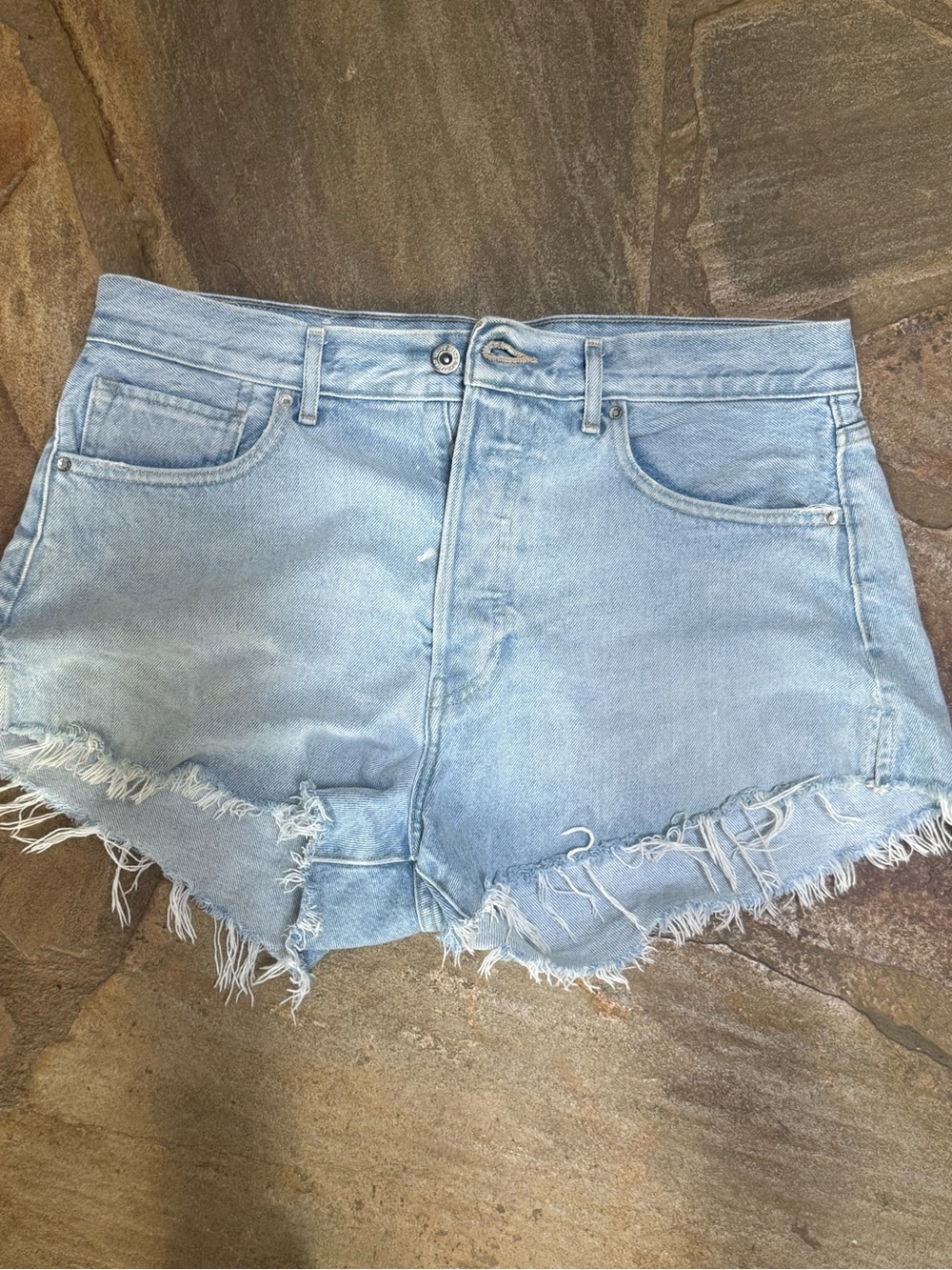 Levi’s Cheeky High Rise Distressed Denim Shorts Size 30